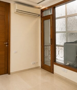 Room in 3 BHK Builder Floor at Anand Niketan – for Rent