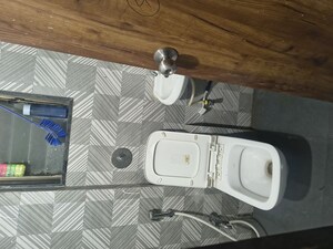 Bathroom in 1 BHK Apartment at Nehru Nagar – for Rent
