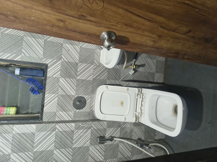 Bathroom, nehru nagar 1 Bedroom 450 Sq.Ft. Apartment In Nehru Nagar Mumbai 10516372