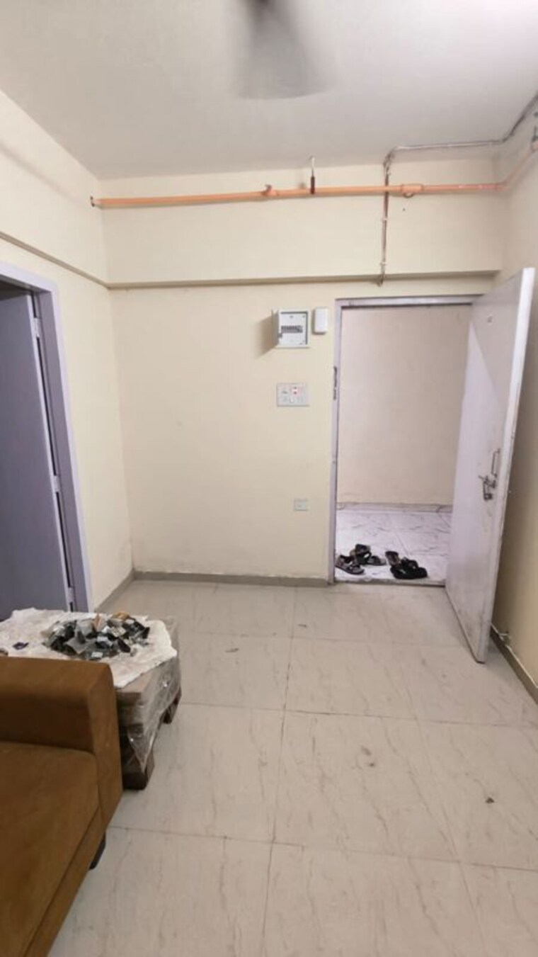 Bathroom, shree-ganesh-chs-worli 1 Bedroom 465 Sq.Ft. Apartment In Worli Mumbai 10516378