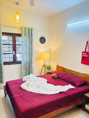 Bedroom in 2 BHK Apartment at Hal 2nd Stage – for Rent