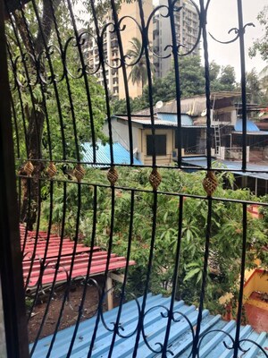 Balcony in 3 BHK Independent House at Chembur – for Rent