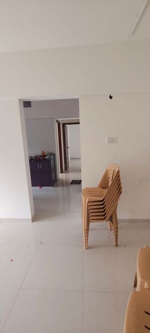 Hall in 2 BHK Apartment at Pant Nagar – for Rent