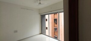 Room in 2 BHK Apartment at Pant Nagar – for Rent