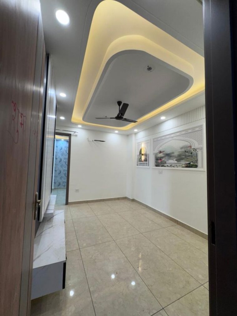 Room, vipin garden 3 Bedroom 1000 Sq.Ft. Builder Floor In Vipin Garden Delhi 10516452