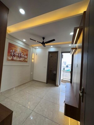 Room in 3 BHK Builder Floor at Vipin Garden – for Rent