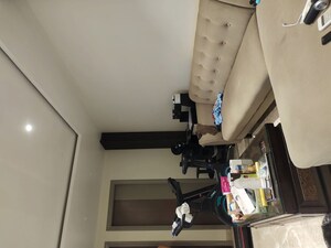 Furnished Amenities in 3 BHK Builder Floor at East Of Kailash – for Rent