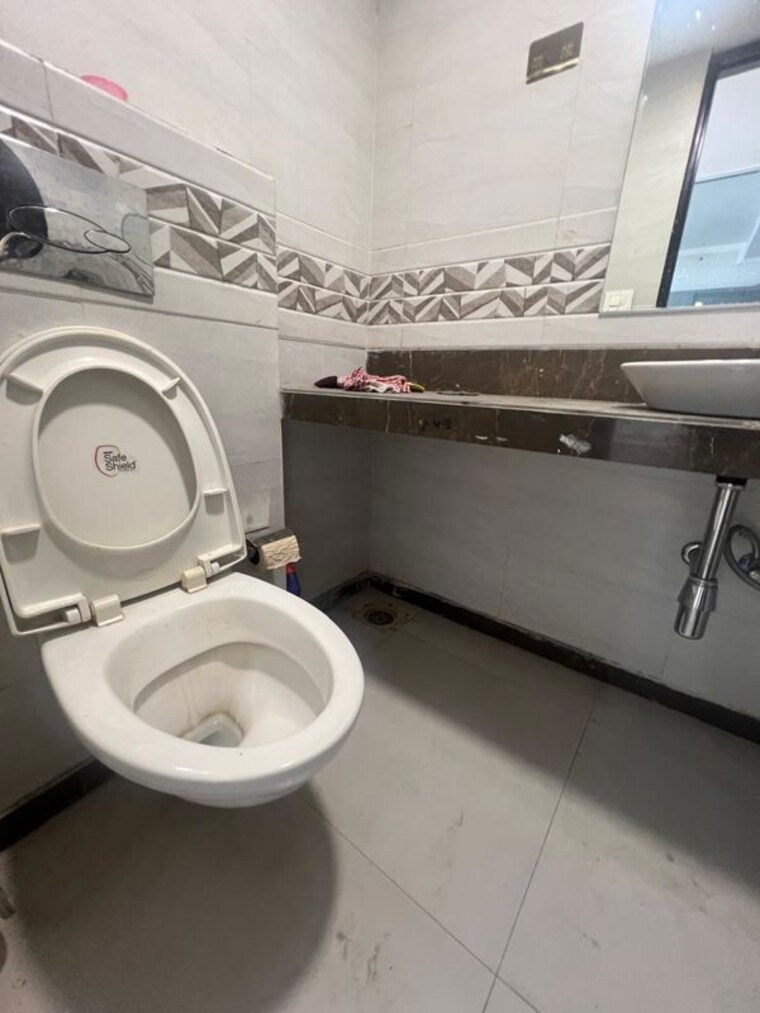 Bathroom, dheeraj-insignia 6 Bedroom 3500 Sq.Ft. Penthouse In Bandra East Mumbai 10516453