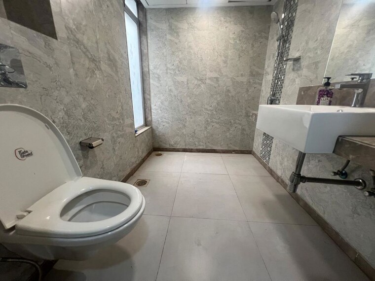Bathroom, dheeraj-insignia 6 Bedroom 3500 Sq.Ft. Penthouse In Bandra East Mumbai 10516453
