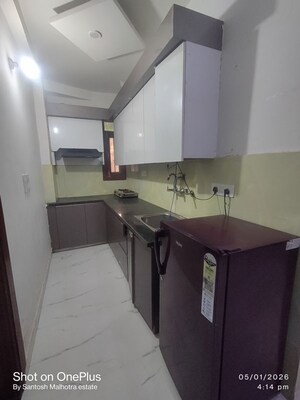 Team Area in 2 BHK Builder Floor at Dwarka Mor – for Rent