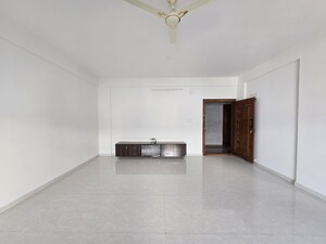 Room in 2 BHK Apartment at Halasuru – for Rent