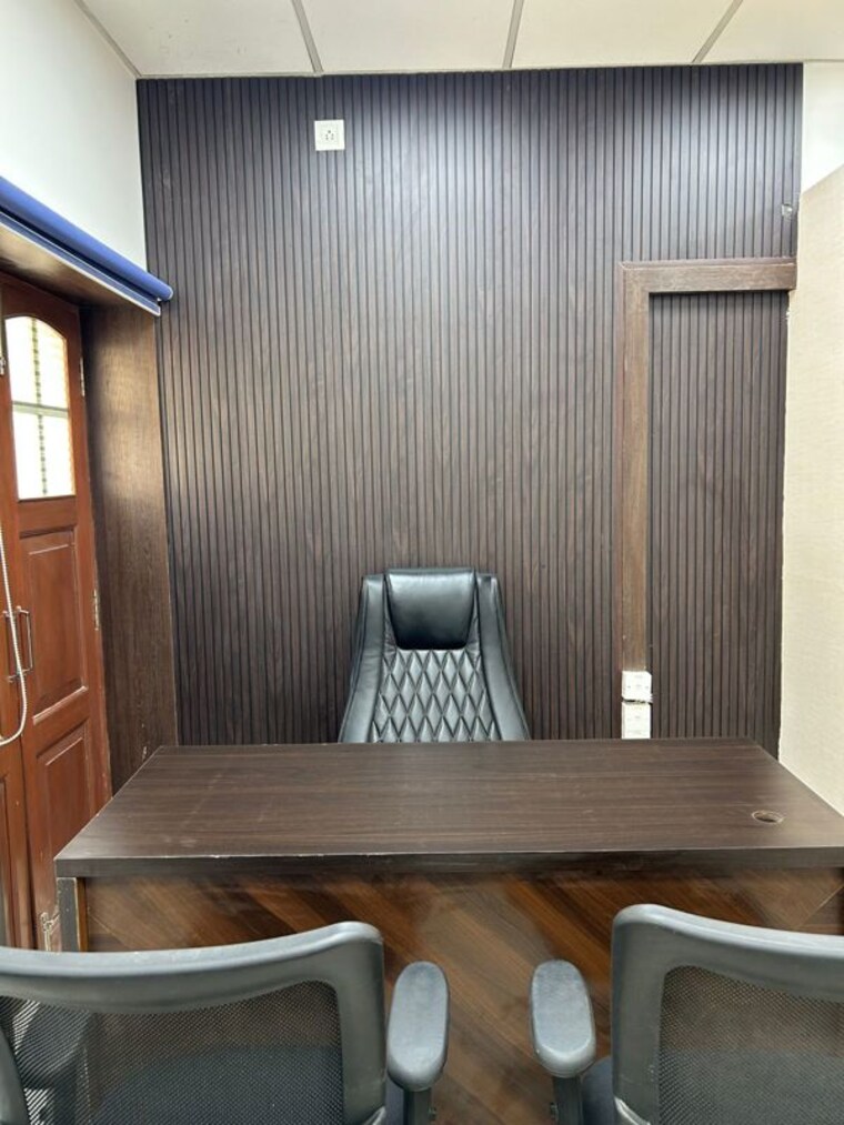 Living Room, hazratganj Commercial Office Space 400 Sq.Ft. In Hazratganj Lucknow 10516535