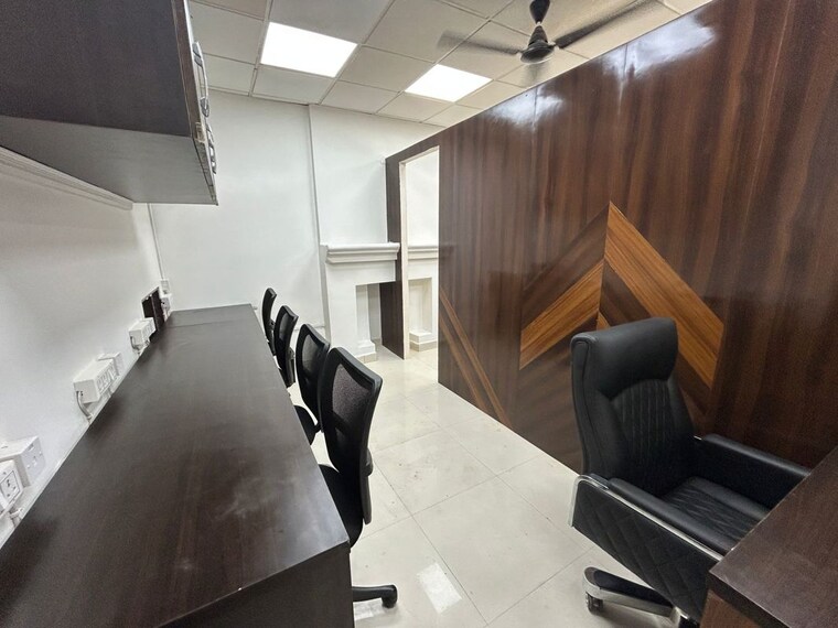 Team Area, hazratganj Commercial Office Space 400 Sq.Ft. In Hazratganj Lucknow 10516535