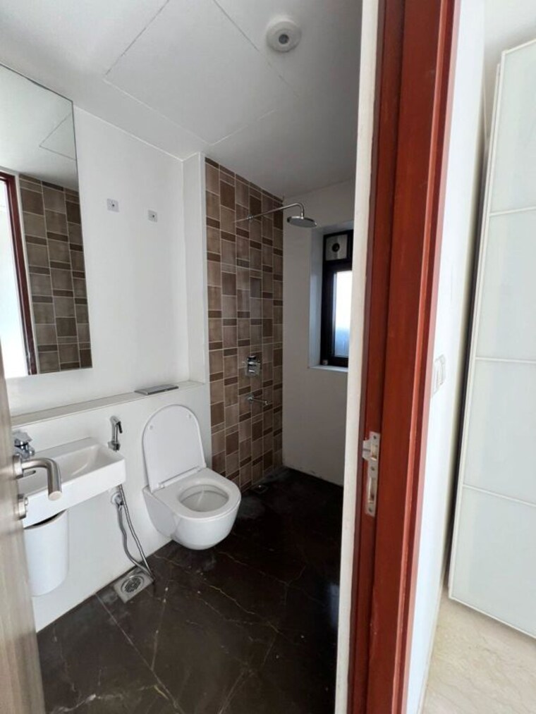 Bathroom, lodha-the-park-tower-6 3 Bedroom 1190 Sq.Ft. Apartment In Worli Mumbai 10516545
