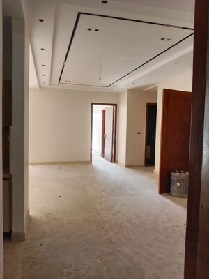 Room in 2 BHK Builder Floor at Kalkaji – for Rent