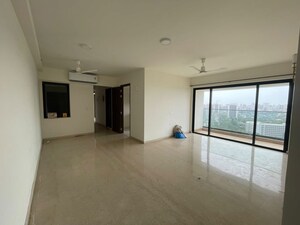 Room in 2 BHK Apartment at Prescon Midtown Bay, Mahim West – for Rent