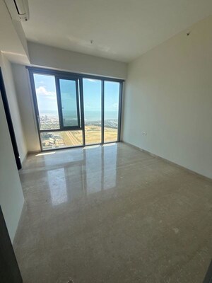 Room in 4 BHK Apartment at Piramal Mahalaxmi, Mahalaxmi – for Rent