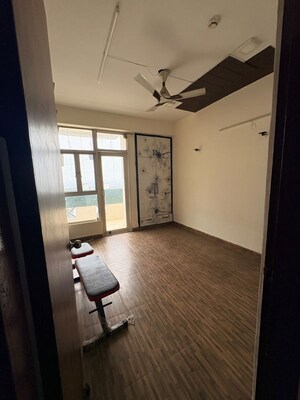 Room in 2 BHK Apartment at Divyansh Flora, Sector 16c Greater Noida – for Rent