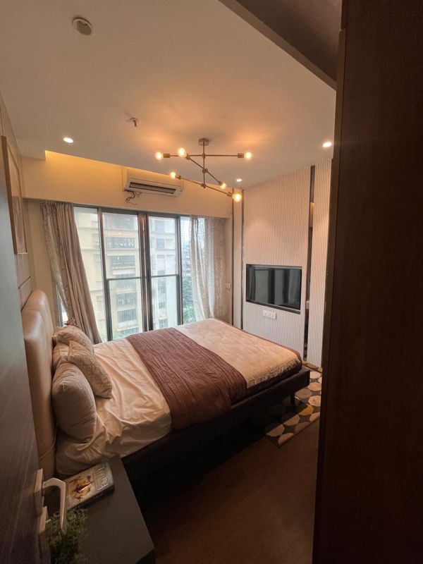 2 BHK + Servant Room,Extra Room 678 Sq.Ft. Apartment in Lodha The Park Side