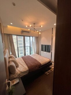 2 BHK + Servant Room,Extra Room Apartment For Sale in Lodha The Park Side