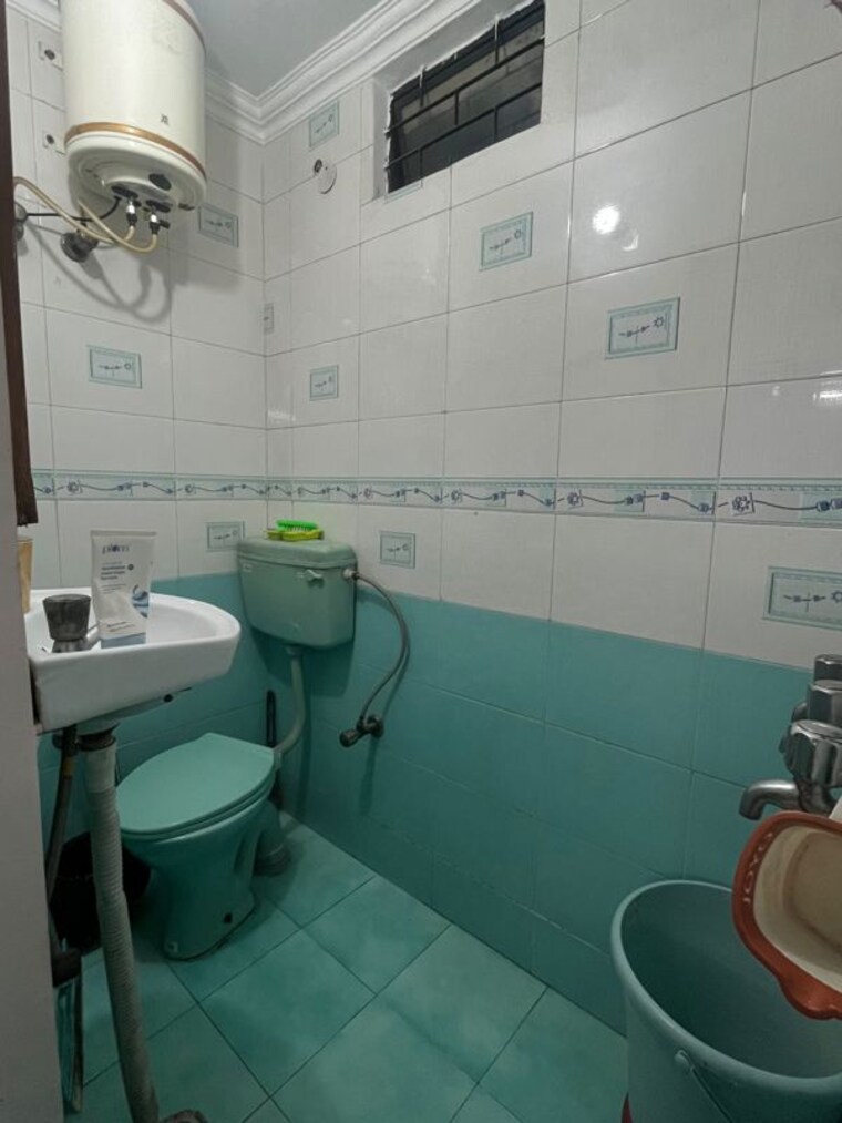 Team Area, lajpat nagar i 2 Bedroom 900 Sq.Ft. Builder Floor In Lajpat Nagar I Delhi 10516635