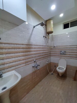 Bathroom in 3 BHK Apartment at Frazer Town – for Sale