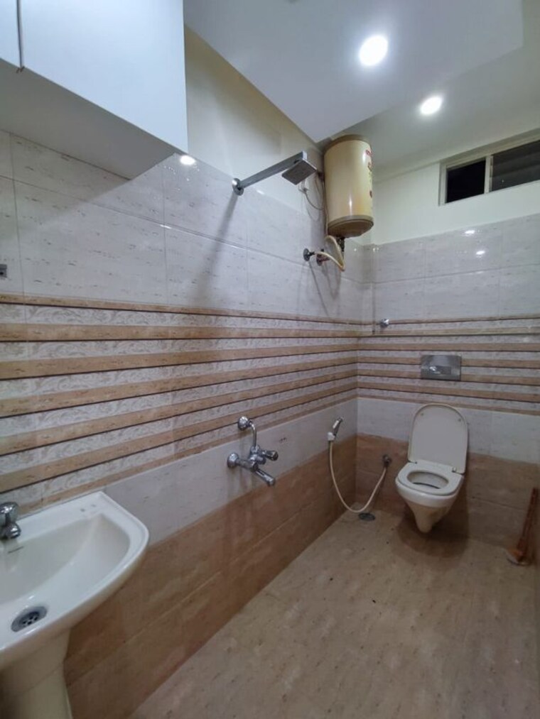 Bathroom, frazer town 3 Bedroom 1200 Sq.Ft. Apartment In Frazer Town Bangalore 10516665