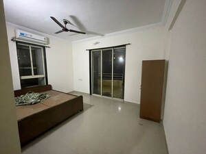 Room in 2 BHK Apartment at Vijaydeep Deccan Gold, Kharadi – for Rent
