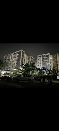 2 BHK + Pooja Room,Servant Room,Study Room,Extra Room,Basement,Store Room Apartment For Sale in Isnapur