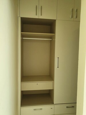 Room in 3.5 BHK Apartment at Sector 85 – for Rent