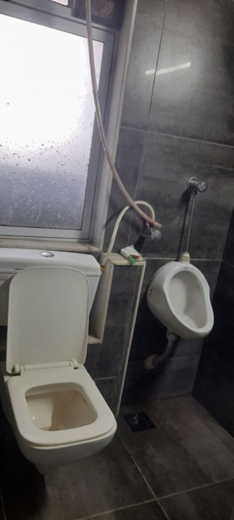 Bathroom, business-park Commercial Office Space 400 Sq.Ft. In Malad West Mumbai 10516699