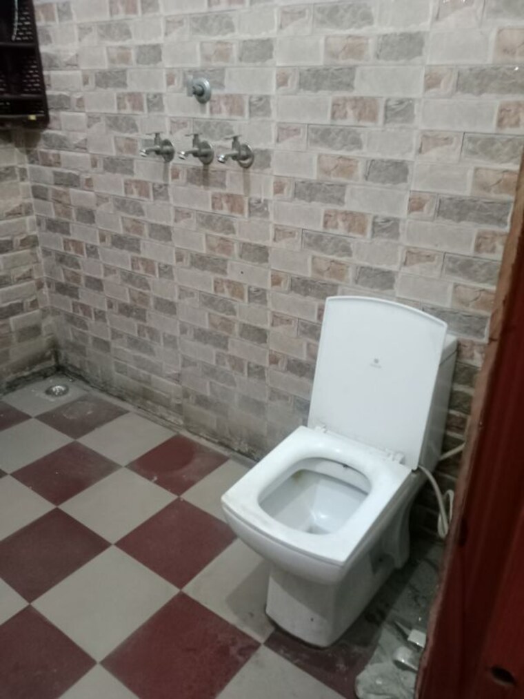 Bathroom, sector 18 3.5 Bedroom 2065 Sq.Ft. Independent House In Sector 18 Panipat 10516705