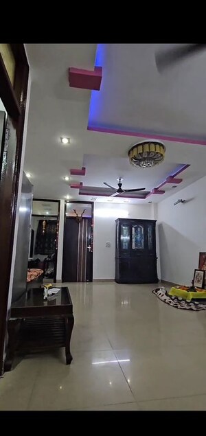 Team Area in 3 BHK Builder Floor at Mahavir Enclave – for Sale