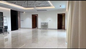Room in 4 BHK Apartment at Aparna One, Shaikpet – for Rent