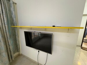 Furnished Amenities in 2 BHK Apartment at Lodha Amara, Kolshet Road – for Rent