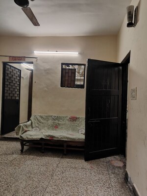 Living Room in 1 BHK Independent House at Sarita Vihar – for Rent