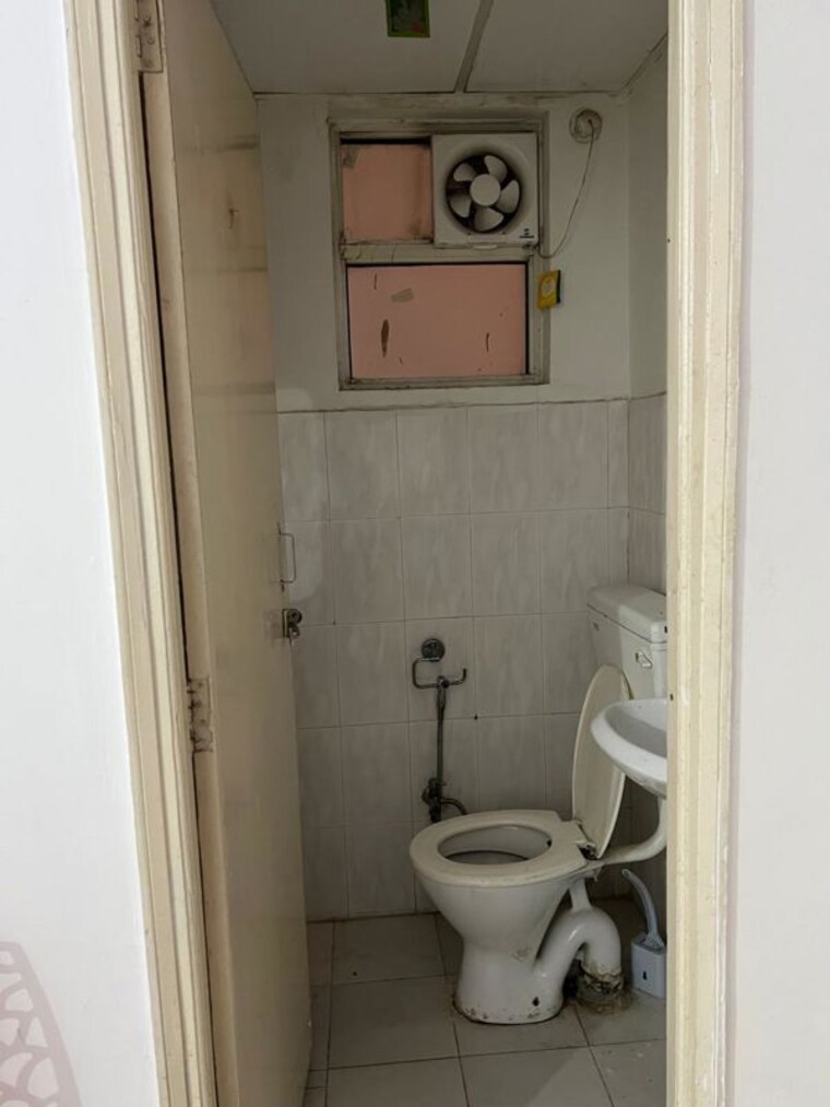 Bathroom, conscient-heritage-max 4 Bedroom 2860 Sq.Ft. Apartment In Sector 102 Gurgaon 10516793