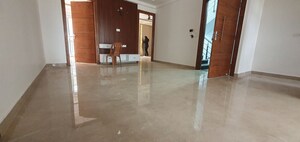 Room in 3 BHK Builder Floor at Sector 21 – for Rent
