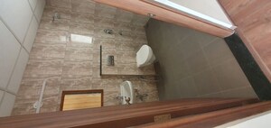 Furnished Amenities in 4 BHK Builder Floor at Sector 21 – for Rent