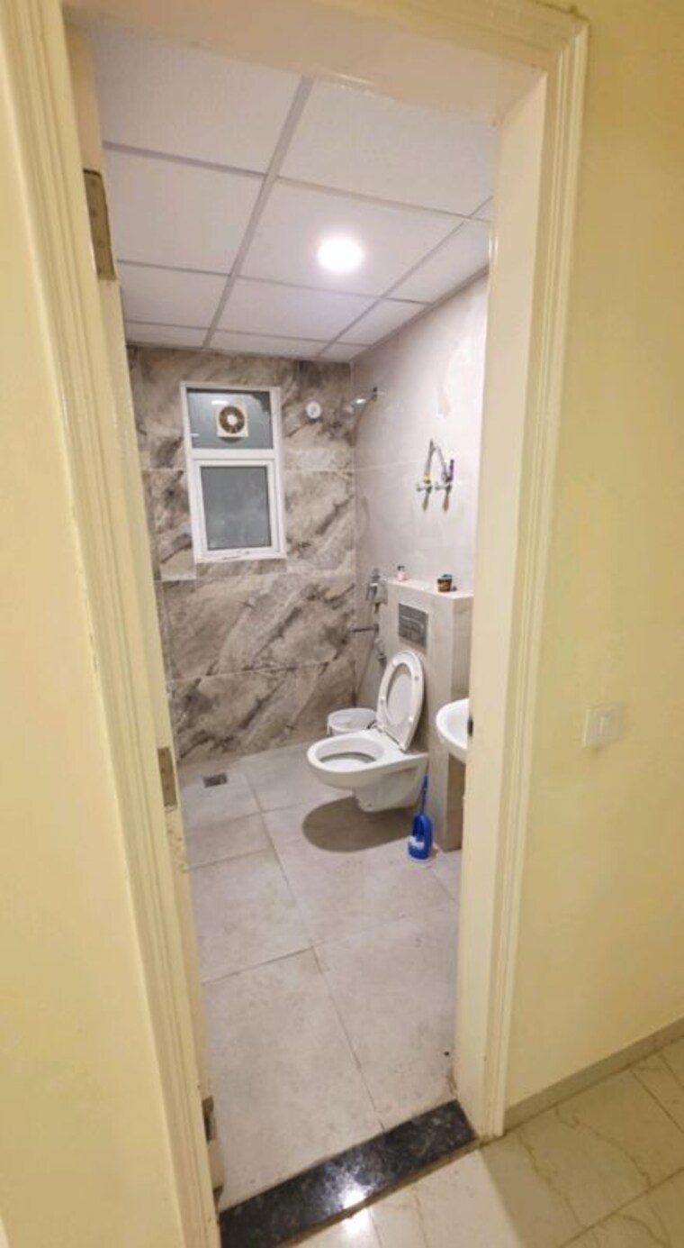 Bathroom, rudra-twin-towers 3 Bedroom 1700 Sq.Ft. Apartment In Butler Colony Lucknow 10516813