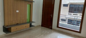 Room in 4 BHK Builder Floor at Sector 21 – for Rent