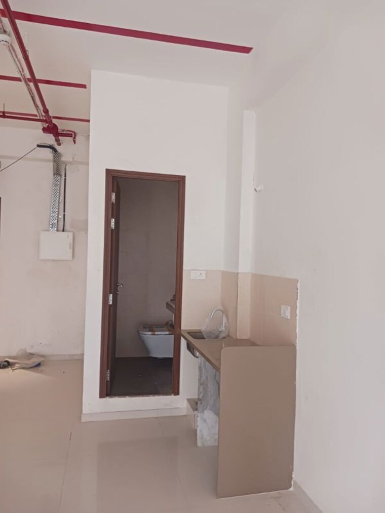 Bathroom, mulund west Commercial Office Space 700 Sq.Ft. In Mulund West Mumbai 10516842