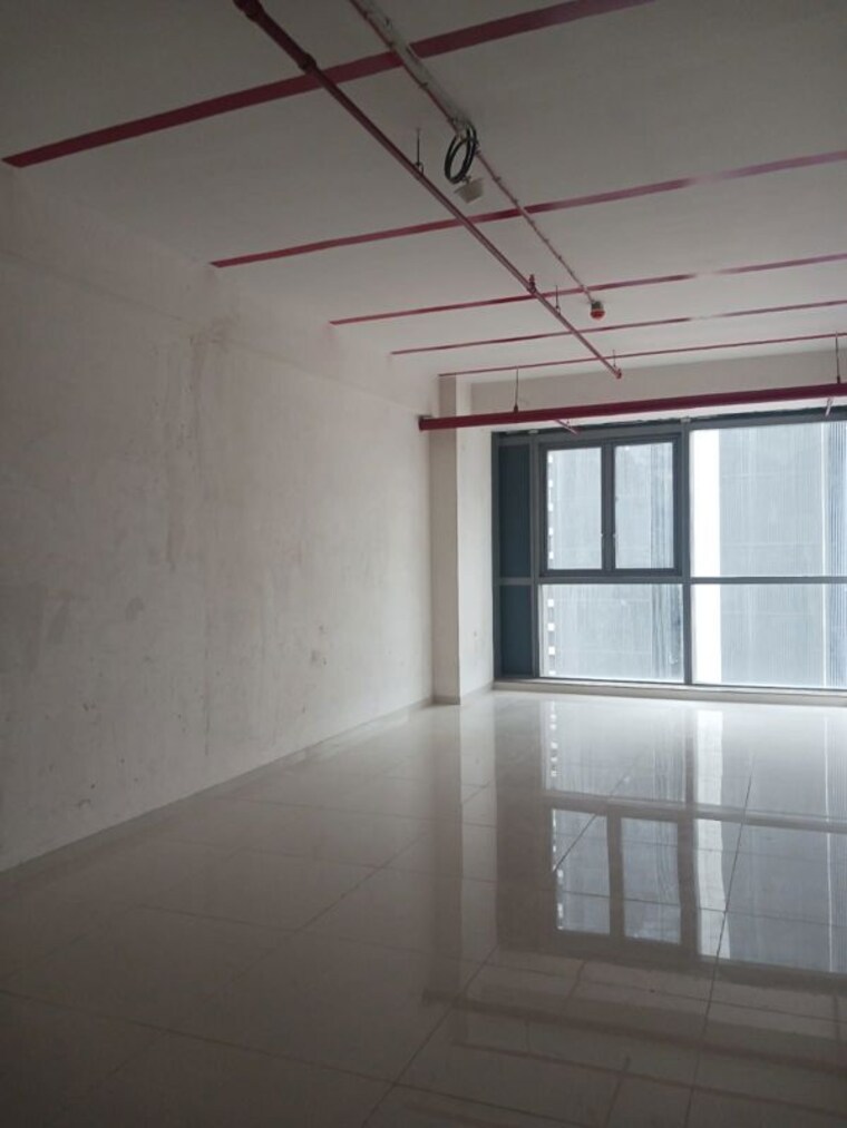 Room, mulund west Commercial Office Space 700 Sq.Ft. In Mulund West Mumbai 10516842