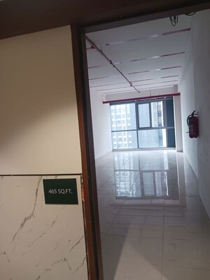 Room in  Office Space at Mulund West – for Rent
