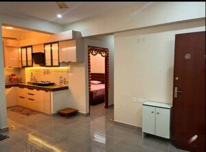 Bedroom in 3 BHK Apartment at Jewel Apartment, Hazratganj – for Rent