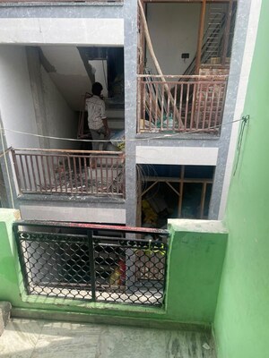 Balcony in 1 BHK Builder Floor at West Vinod Nagar – for Sale