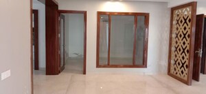 Room in 4 BHK Builder Floor at Sector 23 – for Rent