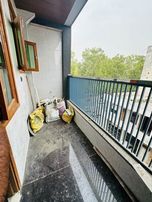 Balcony in 2 BHK Builder Floor at Mayur Vihar 1 – for Rent