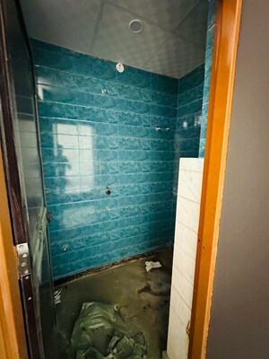 Bedroom in 2 BHK Builder Floor at Mayur Vihar 1 – for Rent