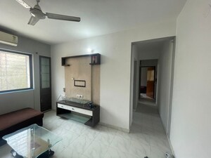 Room in 1 BHK Apartment at smita apartment, Wadgaon Sheri – for Rent
